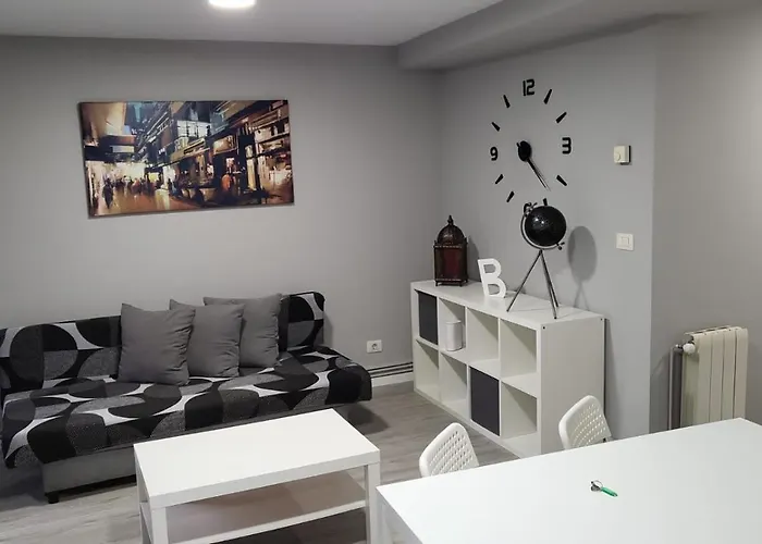 Paseo Casco Antiguo Apartment *