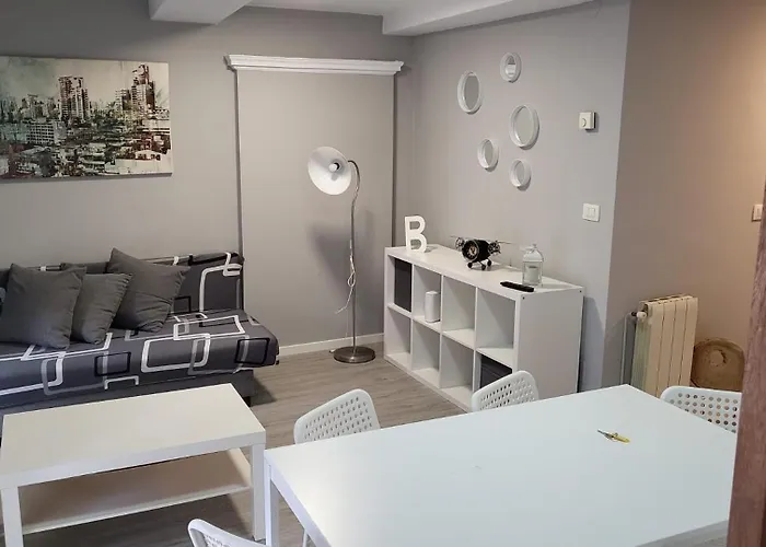 Paseo Casco Antiguo Apartment *